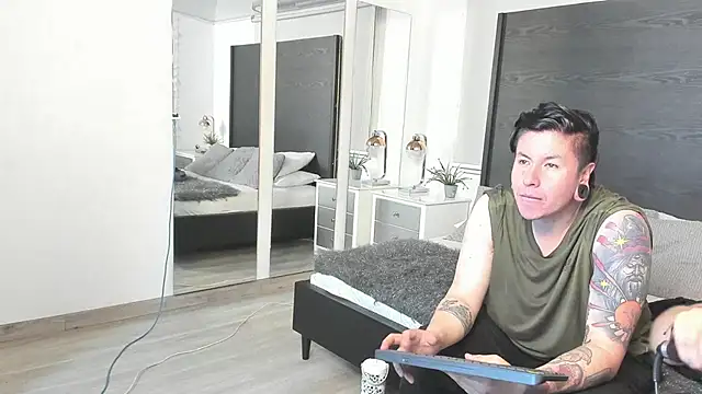 inkedsinners  online show from May 19, 2026, 12:22 pm