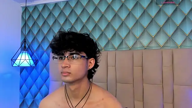 Sofia-Ethan online show from May 23, 2026, 1:15 pm