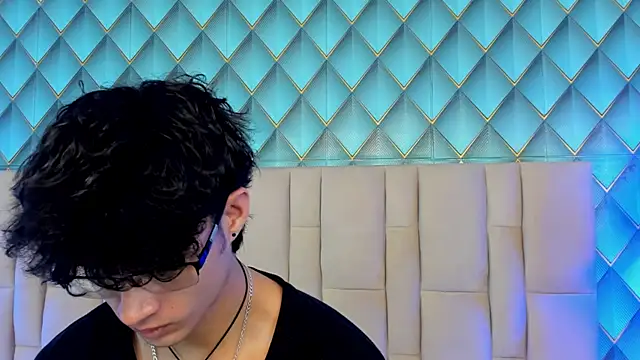 Sofia-Ethan online show from July 6, 2026, 5:37 pm