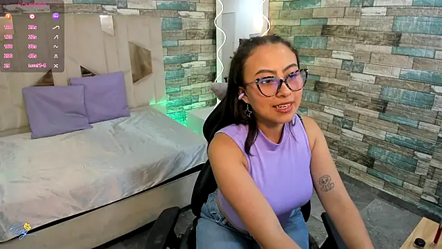 Snapshot of Amhira_Tay chatting on June 16, 2026, 8:55 pm Amhira Tay online show from June 16, 2026, 8:55 pm