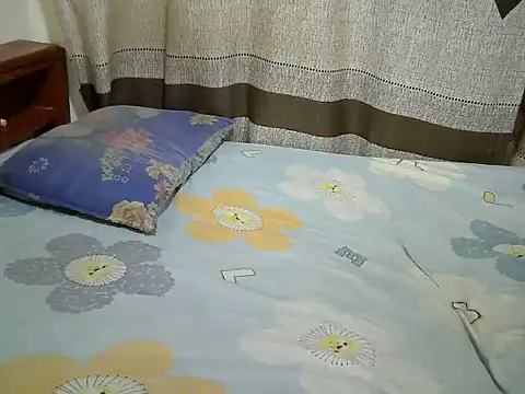 Snapshot of sweet_pie5 chatting on June 26, 2026, 11:31 pm sweet pie5 online show from June 26, 2026, 11:31 pm