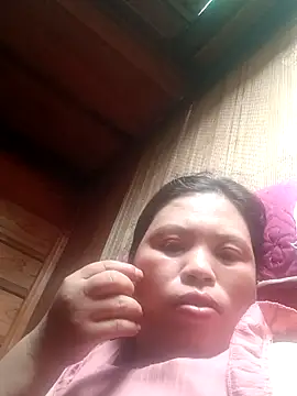 -Yeyi- online show from May 18, 2026, 4:40 am