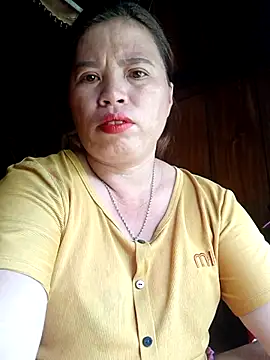 Snapshot of -Yeyi- chatting on July 4, 2026, 6:19 am -Yeyi- online show from July 4, 2026, 6:19 am