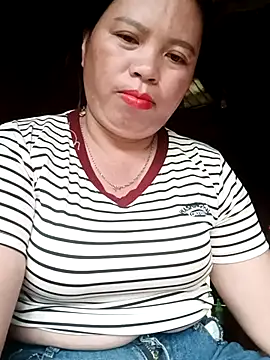 Snapshot of -Yeyi- chatting on July 9, 2026, 10:36 pm -Yeyi- online show from July 9, 2026, 10:36 pm