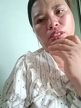 Snapshot of -Yeyi- chatting on July 12, 2026, 11:40 pm -Yeyi- online show from July 12, 2026, 11:40 pm