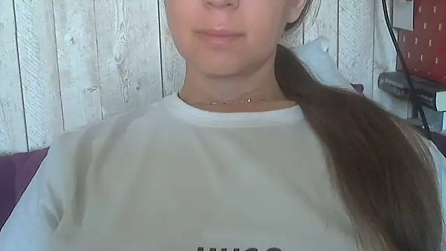 Bella--White online show from May 26, 2026, 5:58 am