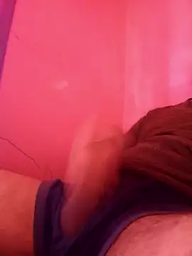 daddy 17  online show from May 18, 2026, 3:35 am