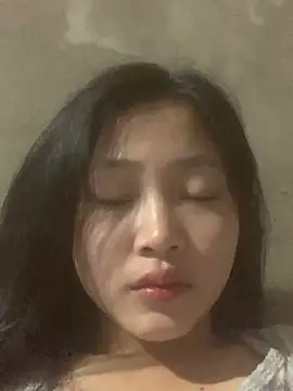 hinami-lo online show from May 23, 2026, 4:50 am