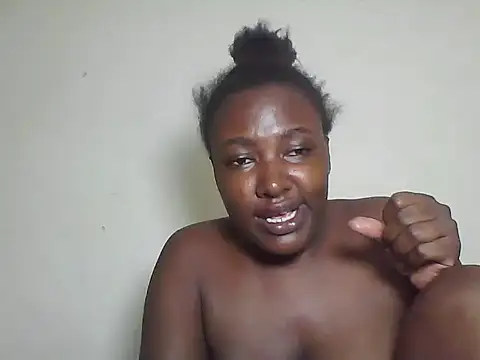 Snapshot of Blackqueen5 chatting on July 9, 2026, 10:14 pm Blackqueen5 online show from July 9, 2026, 10:14 pm