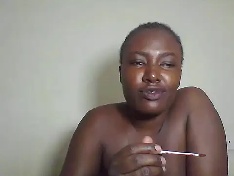 Snapshot of Blackqueen5 chatting on July 12, 2026, 6:21 pm Blackqueen5 online show from July 12, 2026, 6:21 pm