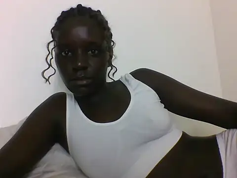 Snapshot of LatishLava chatting on May 17, 2026, 2:02 pm LatishLava online show from May 17, 2026, 2:02 pm