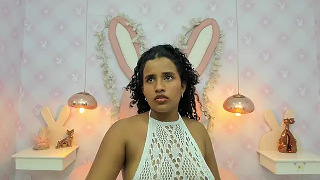 Horny Curls online show from May 19, 2026, 3:35 am