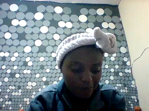 Snapshot of liligal chatting on July 9, 2026, 3:32 am liligal online show from July 9, 2026, 3:32 am