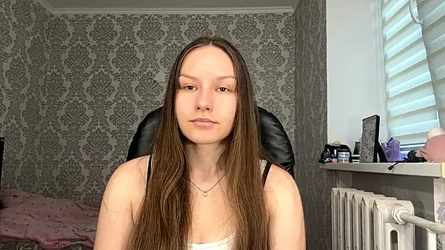ShaylaChong online show from July 1, 2026, 4:03 am