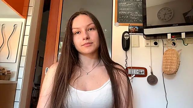 ShaylaChong online show from July 9, 2026, 7:23 am