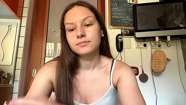 ShaylaChong online show from July 14, 2026, 10:21 am
