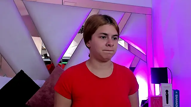 AliceCruzz online show from July 16, 2026, 2:23 pm