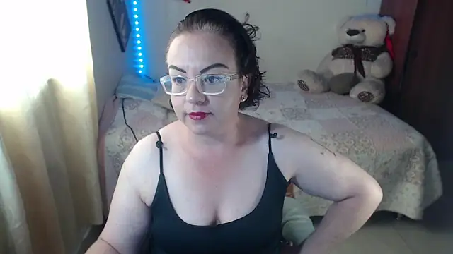Cherry-Velvet online show from June 2, 2026, 9:39 pm