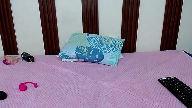 Snapshot of skinnykattylush19 chatting on June 19, 2026, 6:18 am skinnykattylush19 online show from June 19, 2026, 6:18 am