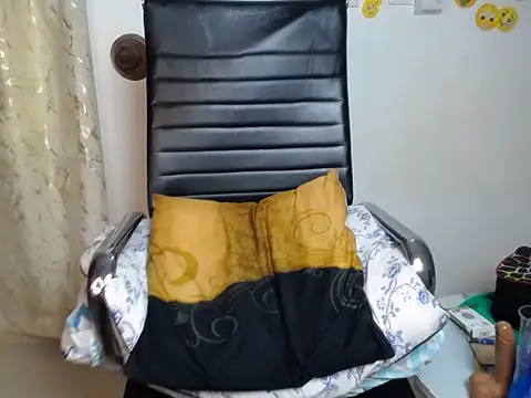 KlaraCandy online show from May 27, 2026, 5:48 am