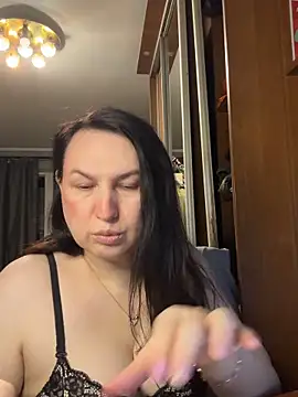 EvaBeautyXxX online show from June 14, 2026, 10:45 pm