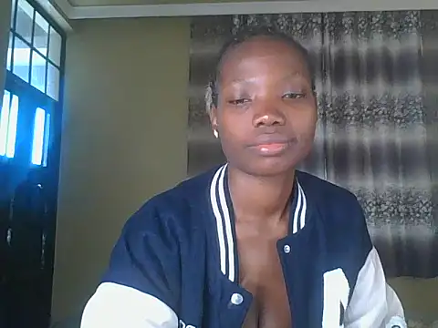 Snapshot of Mariana_150 chatting on July 7, 2026, 6:47 am Mariana 150 online show from July 7, 2026, 6:47 am