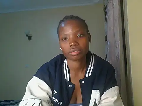 Snapshot of Mariana_150 chatting on July 7, 2026, 8:24 pm Mariana 150 online show from July 7, 2026, 8:24 pm