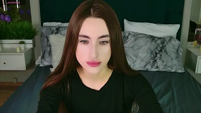 MadisonRen online show from May 29, 2026, 8:23 am