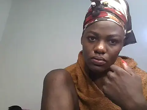 Hot Berry18 online show from May 18, 2026, 2:18 am