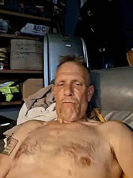 truckdawg2023 online show from June 13, 2026, 11:35 pm