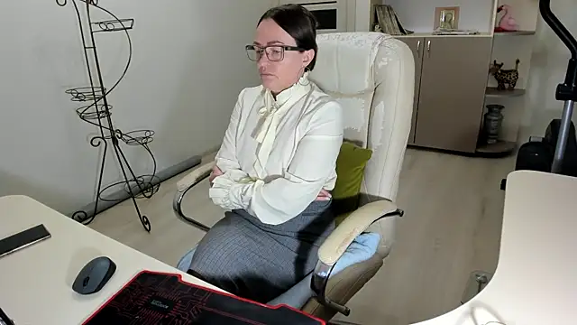 Snapshot of Vika73 chatting on November 15, 2025, 4:32 am Vika73 online show from November 15, 2025, 4:32 am