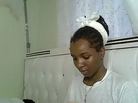 Snapshot of Sexy_vylsa chatting on July 14, 2026, 7:35 am Sexy vylsa online show from July 14, 2026, 7:35 am