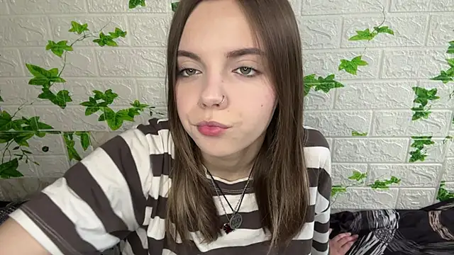 LisaPorse online show from June 5, 2026, 2:12 pm