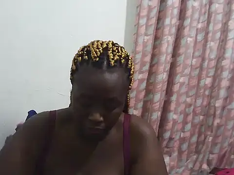 Snapshot of yummyqueen254 chatting on July 16, 2026, 1:00 am yummyqueen254 online show from July 16, 2026, 1:00 am