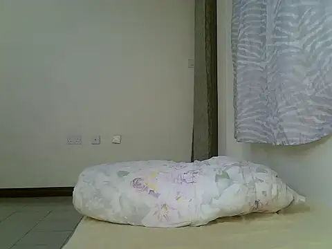 Snapshot of Sweetbrowna chatting on July 13, 2026, 6:33 pm Sweetbrowna online show from July 13, 2026, 6:33 pm