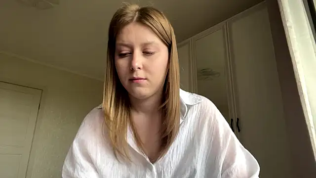 Snapshot of HeyItsAgata chatting on May 20, 2026, 9:37 am HeyItsAgata online show from May 20, 2026, 9:37 am