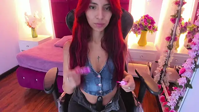 Snapshot of NinaaXXX_ chatting on July 11, 2026, 5:59 pm NinaaXXX online show from July 11, 2026, 5:59 pm