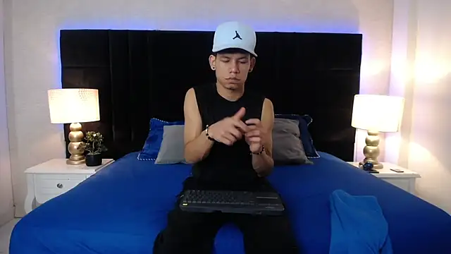 ThiagoFerrer  online show from May 30, 2026, 3:36 am