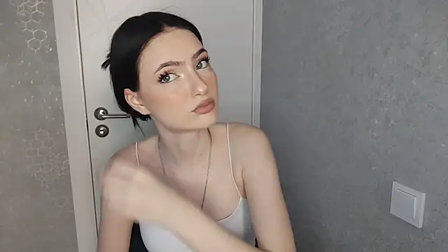 PotatoesHoney online show from May 25, 2026, 6:19 am