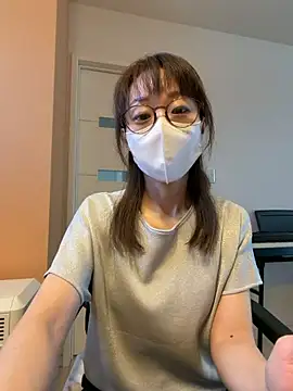 Kaede 00112 online show from May 29, 2026, 12:19 am