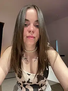 summerDESIRE online show from May 18, 2026, 7:31 pm
