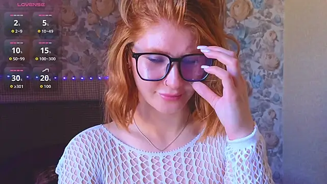 Snapshot of Juli_Ginger chatting on July 1, 2026, 5:42 am Juli Ginger online show from July 1, 2026, 5:42 am