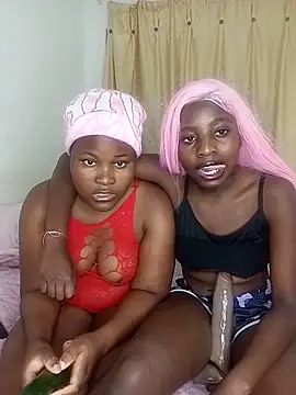 Snapshot of SweetDoll_04 chatting on May 24, 2026, 5:51 pm SweetDoll 04 online show from May 24, 2026, 5:51 pm