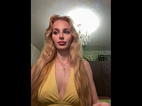 Snapshot of Golden__Daisy chatting on July 8, 2026, 5:06 pm Golden Daisy online show from July 8, 2026, 5:06 pm