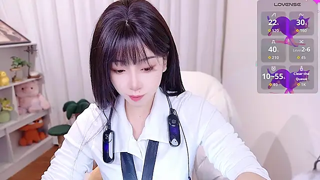 Snapshot of August_cat chatting on July 13, 2026, 9:17 pm August cat online show from July 13, 2026, 9:17 pm