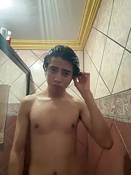 Snapshot of Alesexito chatting on July 7, 2026, 1:30 am Alesexito online show from July 7, 2026, 1:30 am