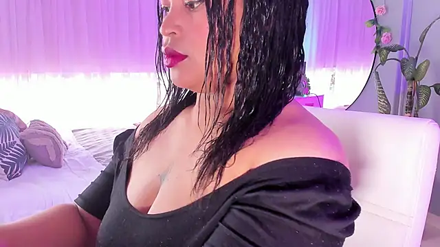 Snapshot of Bianca_DVarela chatting on June 8, 2026, 1:11 pm Bianca DVarela online show from June 8, 2026, 1:11 pm