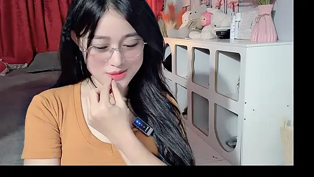 Bee-Cherry online show from May 25, 2026, 5:24 am