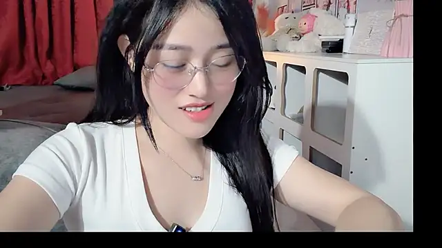 Bee-Cherry online show from May 27, 2026, 4:15 pm