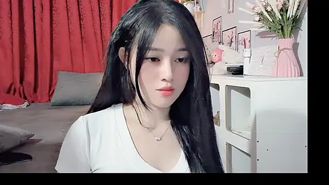 Bee-Cherry online show from May 28, 2026, 5:49 am